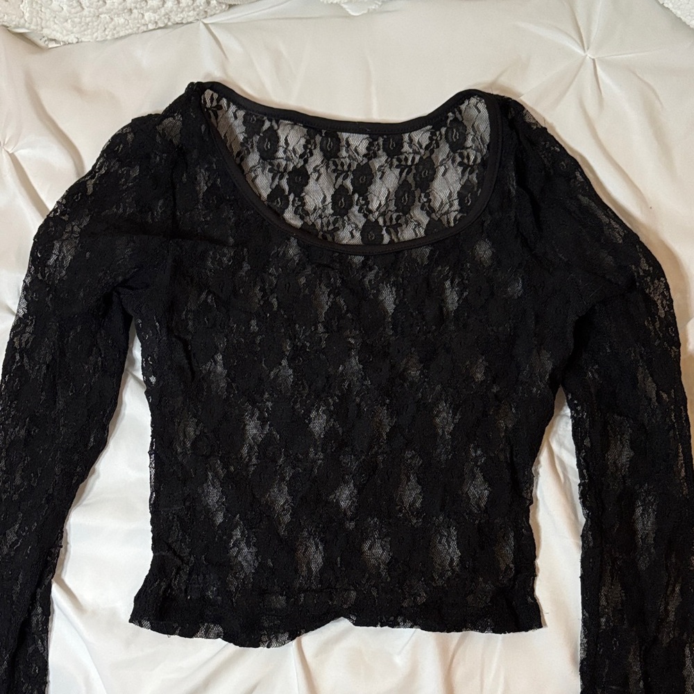 Black lace long sleeve 🖤